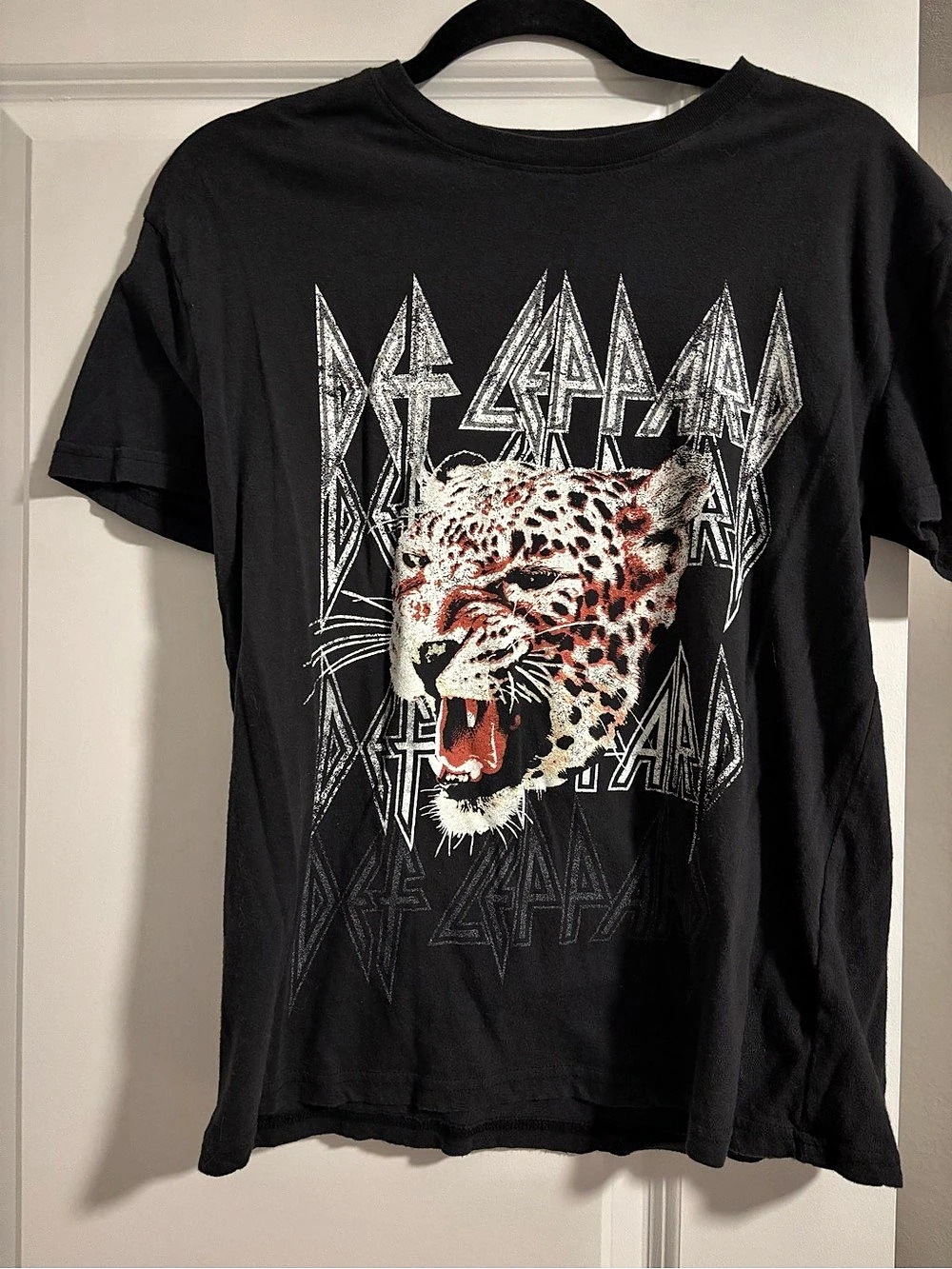 Graphic Short Sleeve Tee in Black
